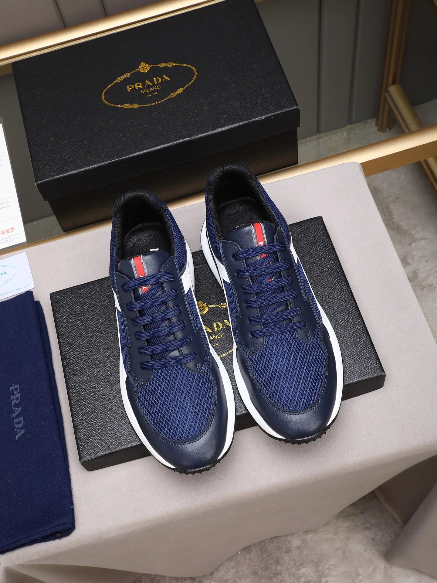 Men's shoes 💰460 Prada/Prada's new men's casual sports shoes, low-top lace-up sports shoes, fashionable and generous style, made of first-layer cowhide stitching and breathable mesh, soft, comfortable and breathable, tongue letter LOGO, finely crafted details, lightweight foam sole, fashionable and versatile! Size: 38-44 (45 customized)